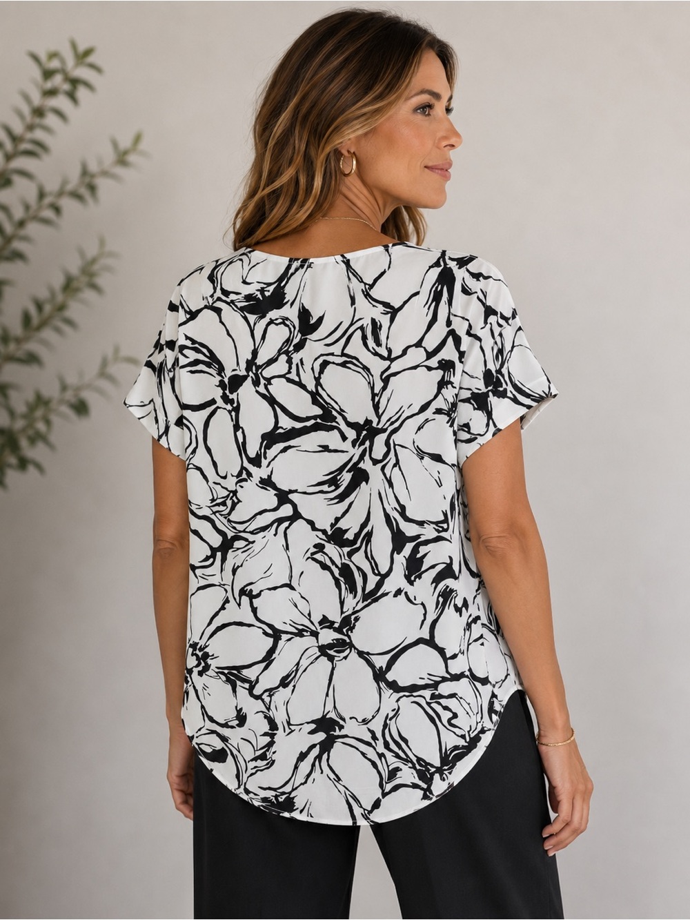 Anne Klein Floral Short Sleeve Blouse White Black Size M - Picture 3 of 10